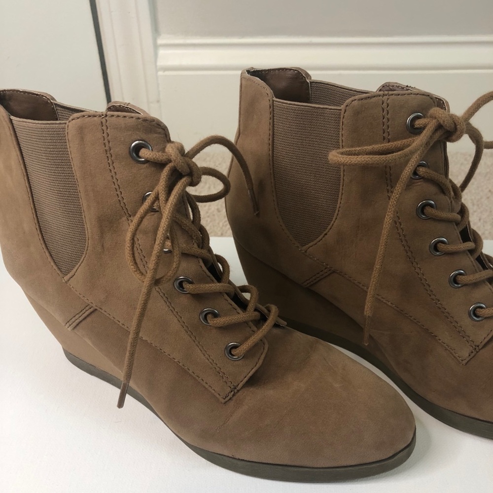 Wedge fall booties